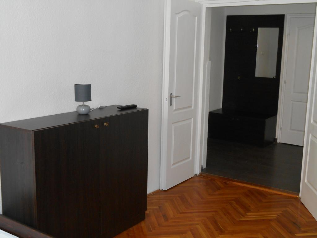 شقة Akos Apartman إغير المظهر الخارجي الصورة